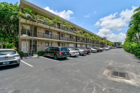 A home in South Palm Beach