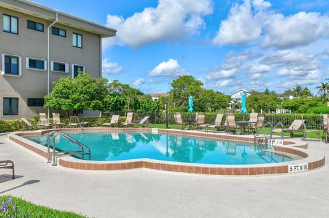 A home in South Palm Beach