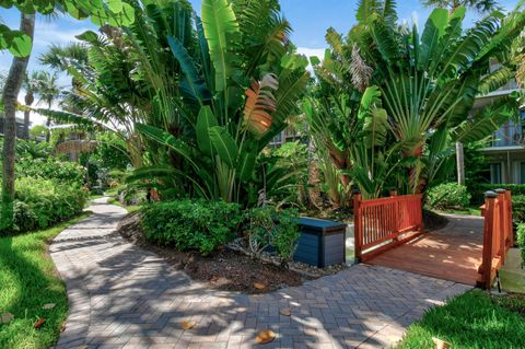 A home in South Palm Beach