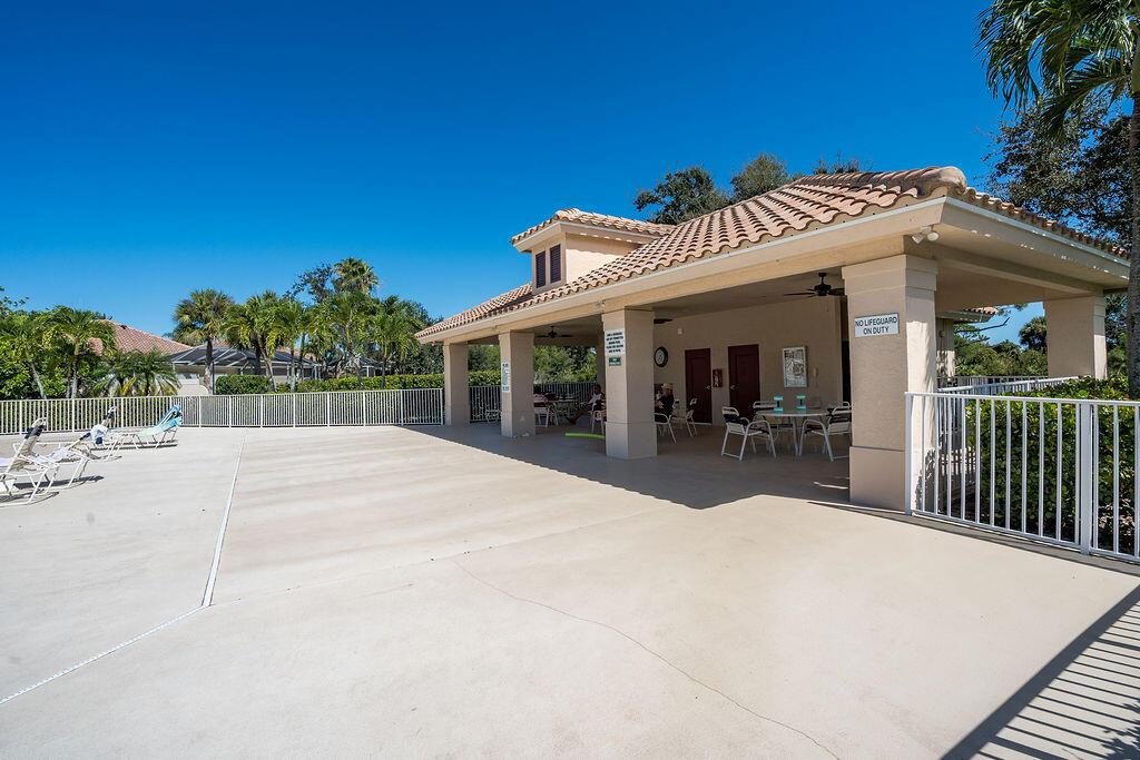 DOUBLE TREE - Residential