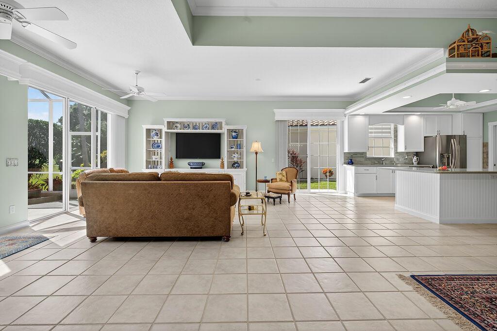 DOUBLE TREE - Residential