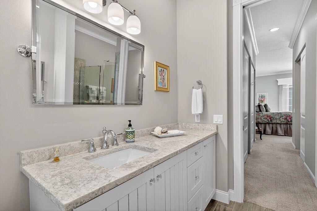 DOUBLE TREE - Residential