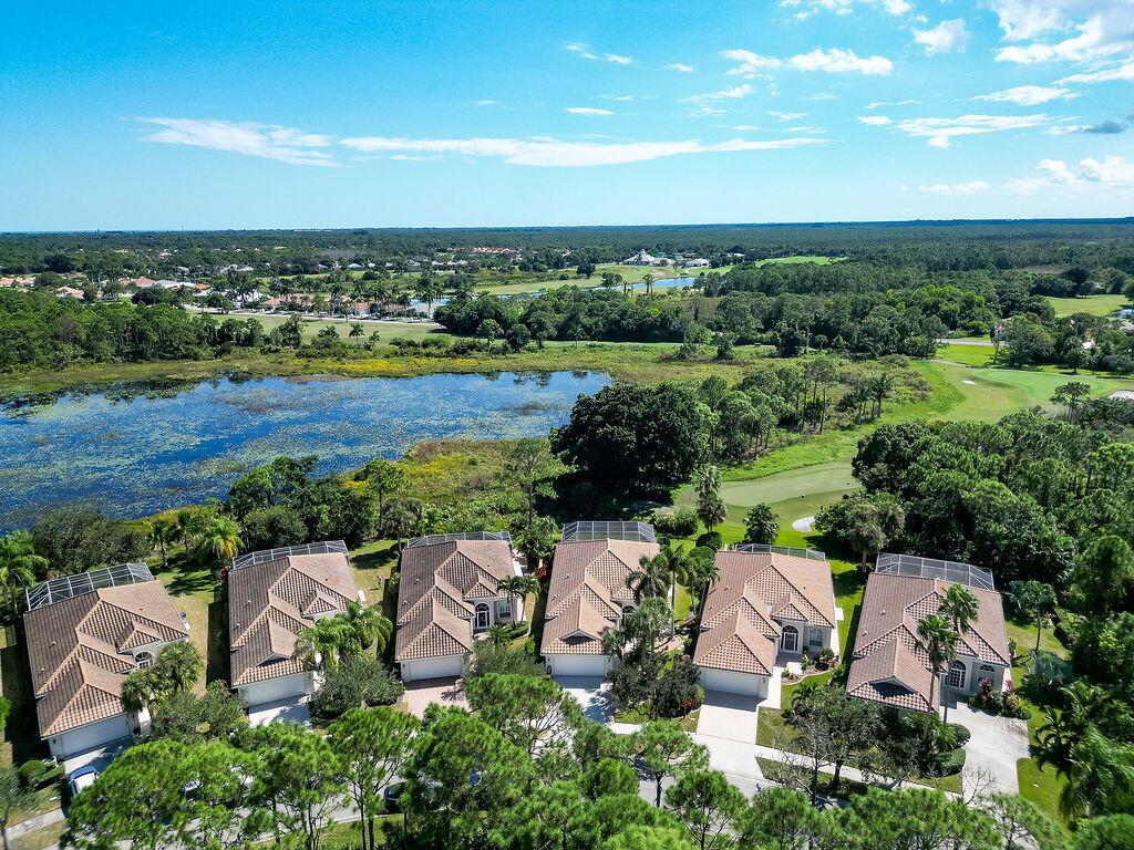 DOUBLE TREE - Residential