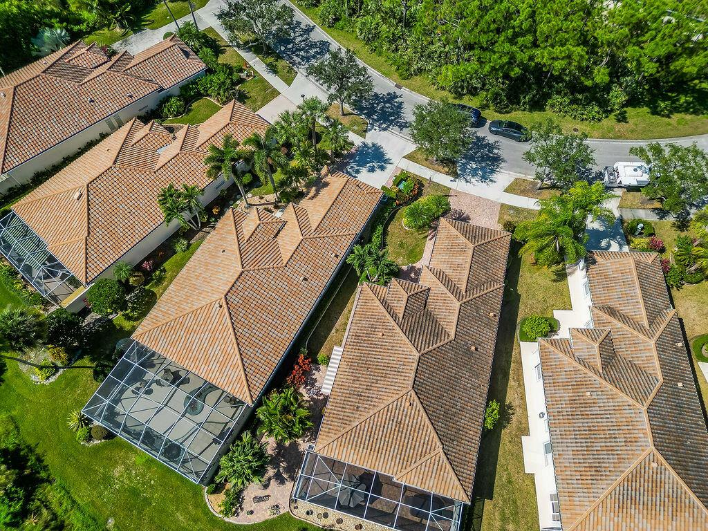 DOUBLE TREE - Residential