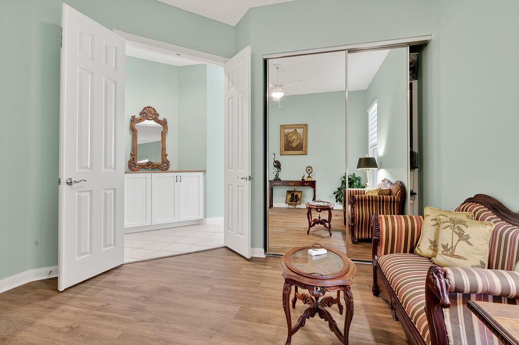 DOUBLE TREE - Residential