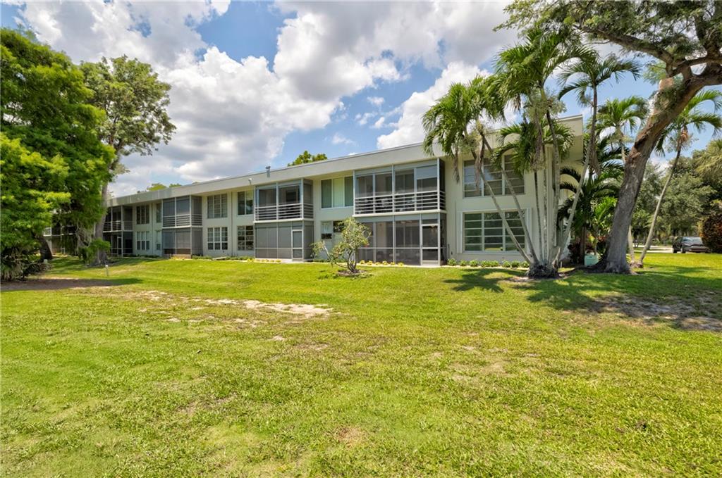 PALM-AIRE - Residential