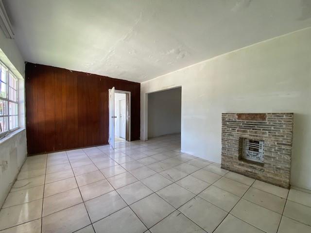 BRIAN MANORS - Residential