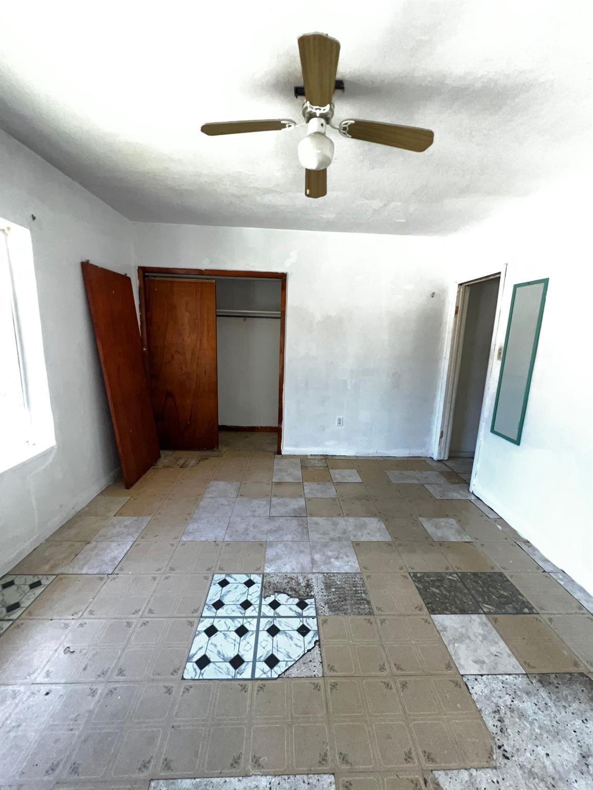 BRIAN MANORS - Residential