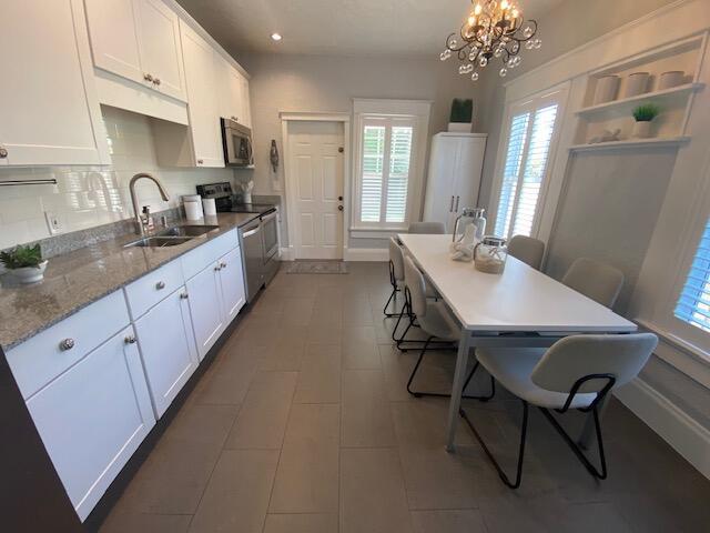 296 Vallette Way