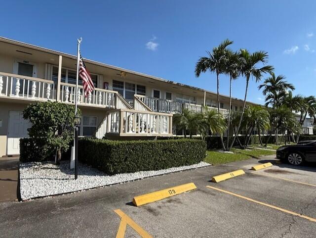 Century Village Northampt - Residential Lease