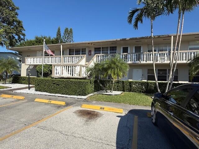 Century Village Northampt - Residential Lease