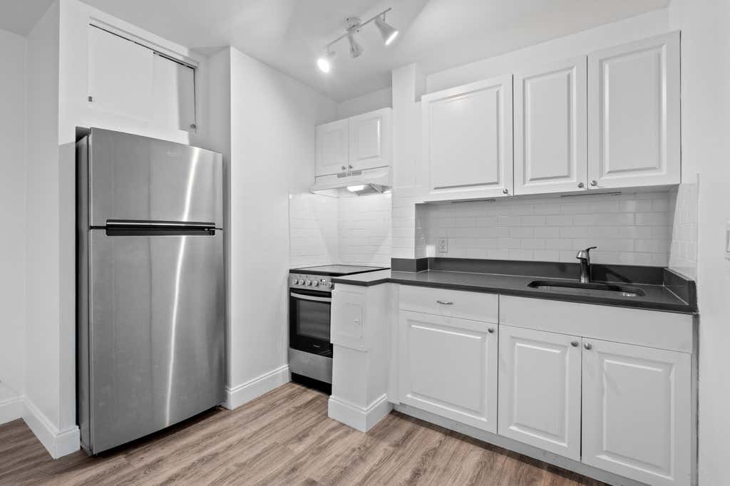 Photo of 1100 NE 11th Avenue #Apt 4, Fort Lauderdale, FL 33304 (MLS # B26062160)