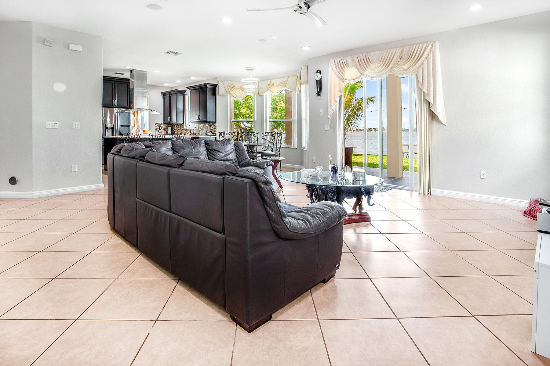 RIVIERA ISLES II - Residential