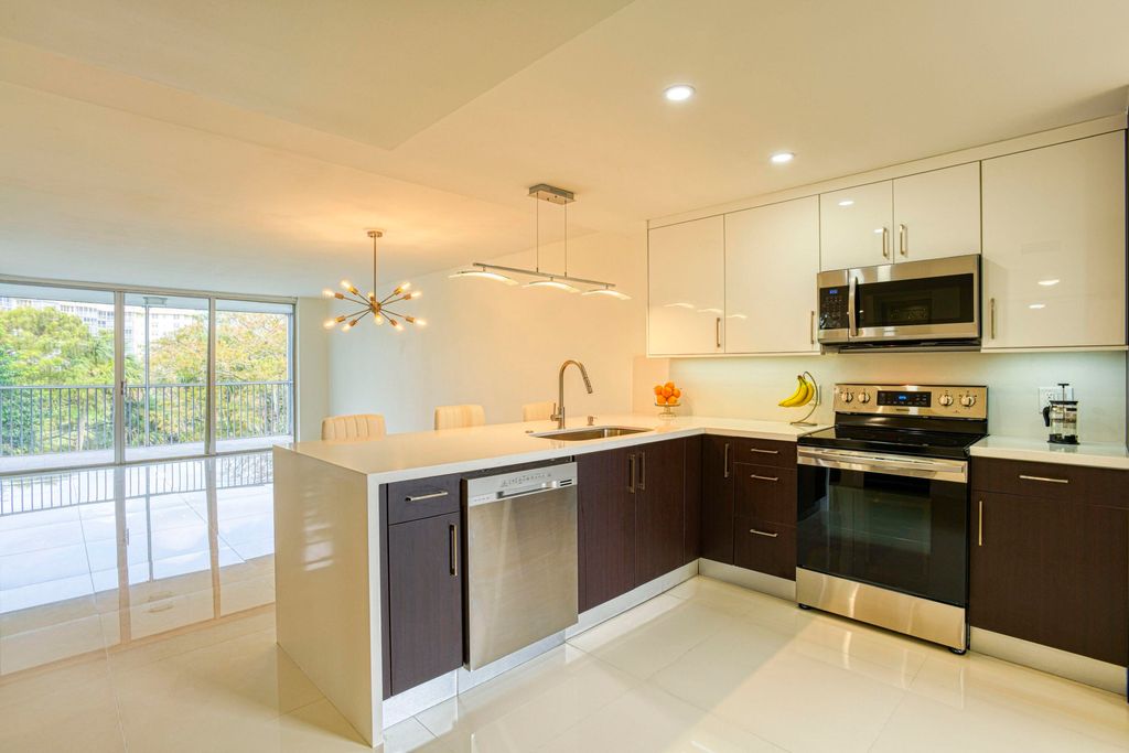 Photo of 535 Oaks Drive #510, Pompano Beach, FL 33069 (MLS # B26024974)
