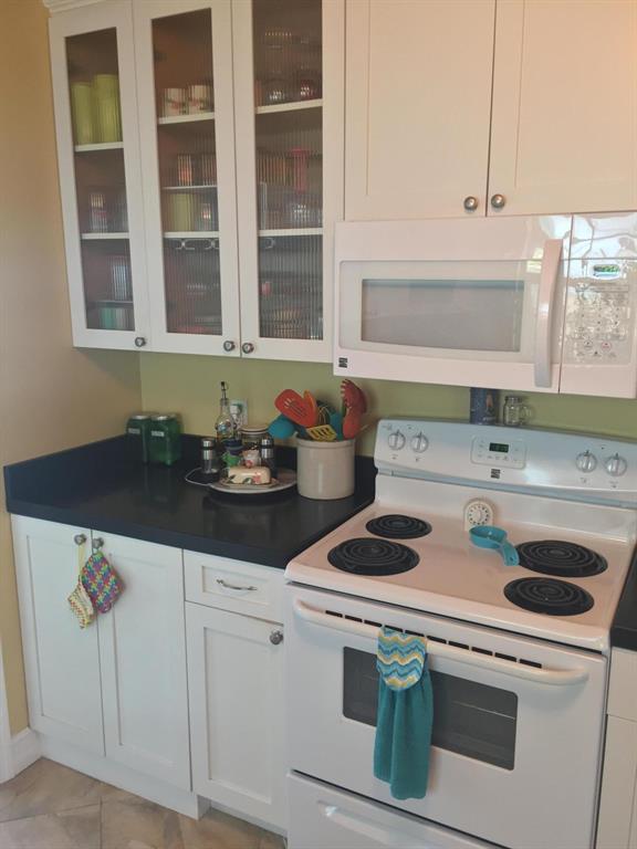 LAKEVIEW PARK AT RIVIERA - Residential Lease