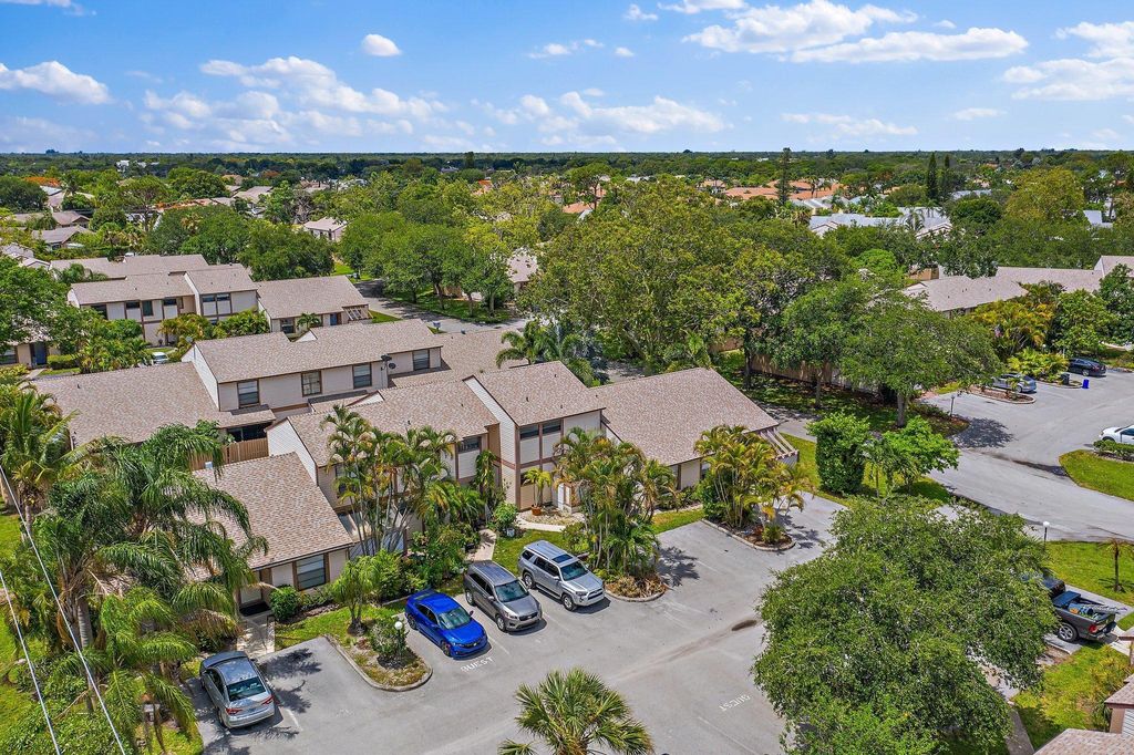 Photo of 110 Sherwood Circle #4b, Jupiter, FL 33458 (MLS # R11100869)