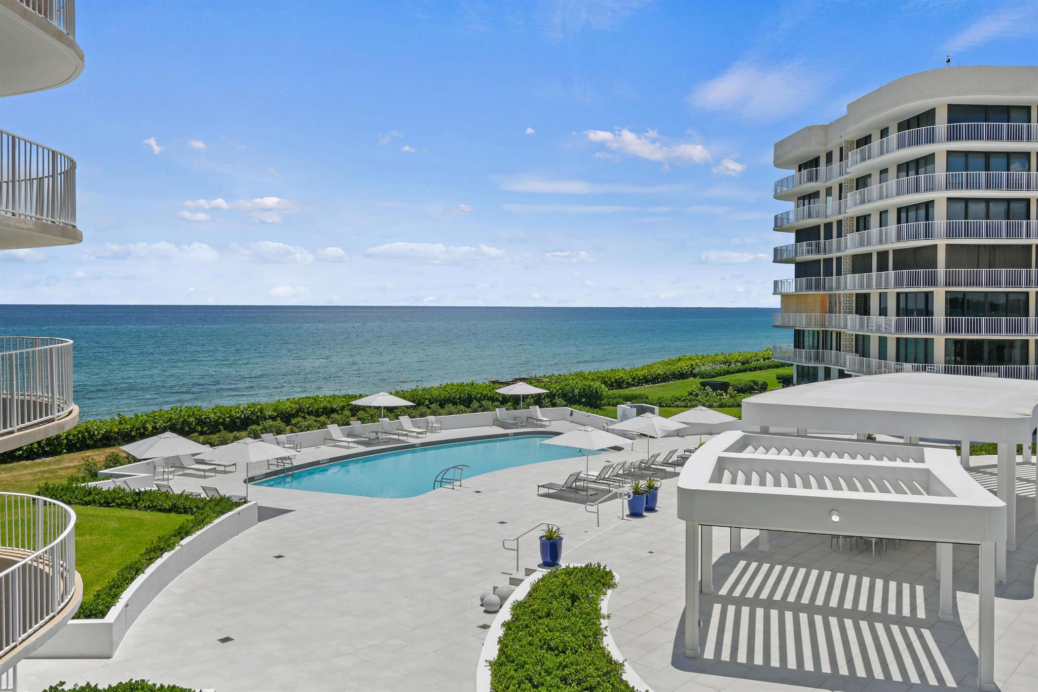 ATRIUMS OF PALM BEACH CON - Residential