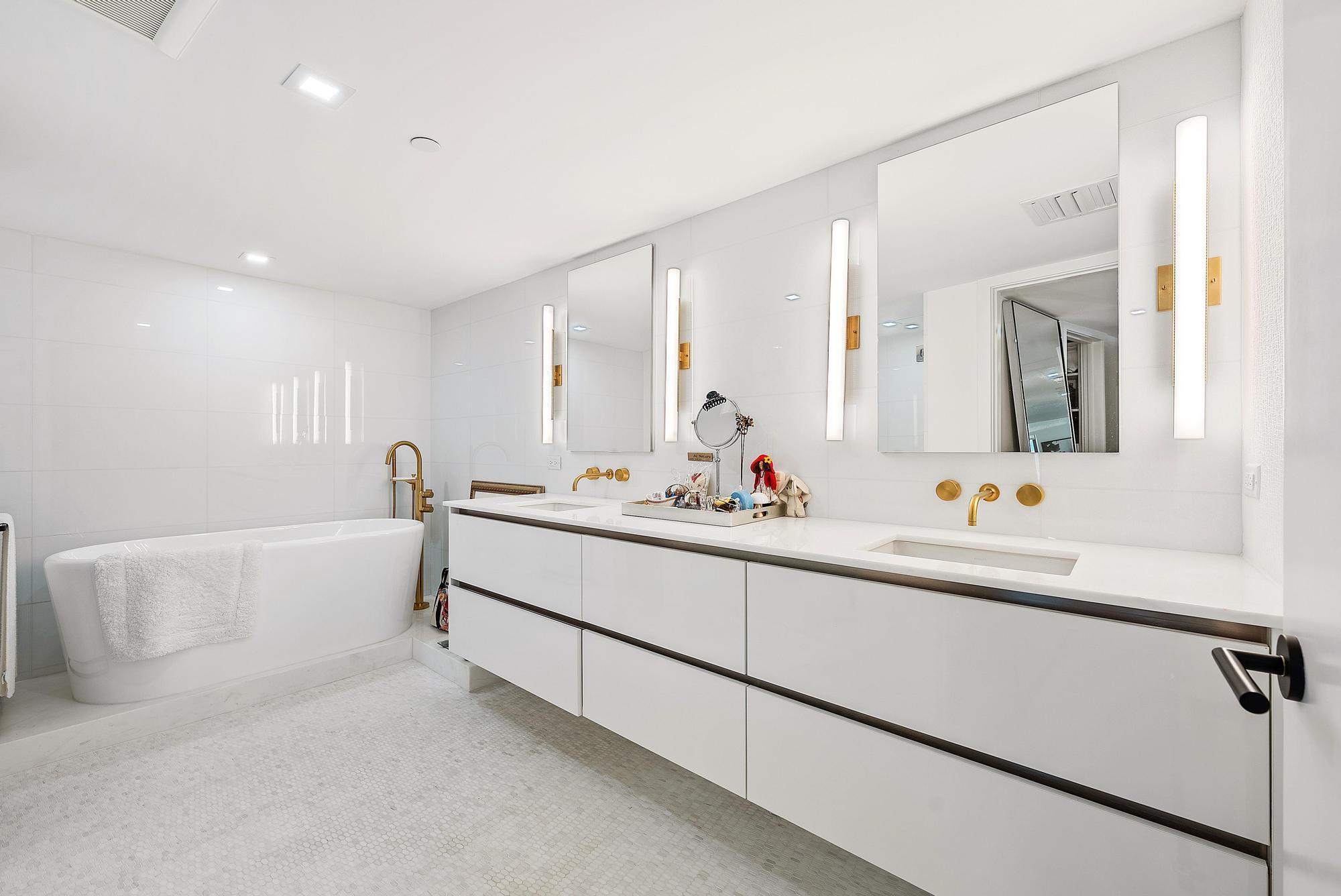 ATRIUMS OF PALM BEACH CON - Residential