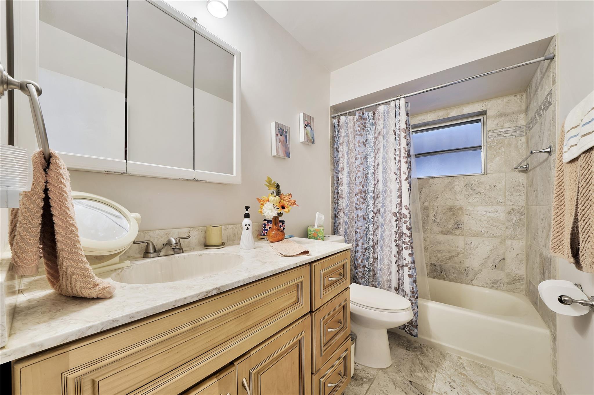 Sunrise Golf Village Sec - Residential