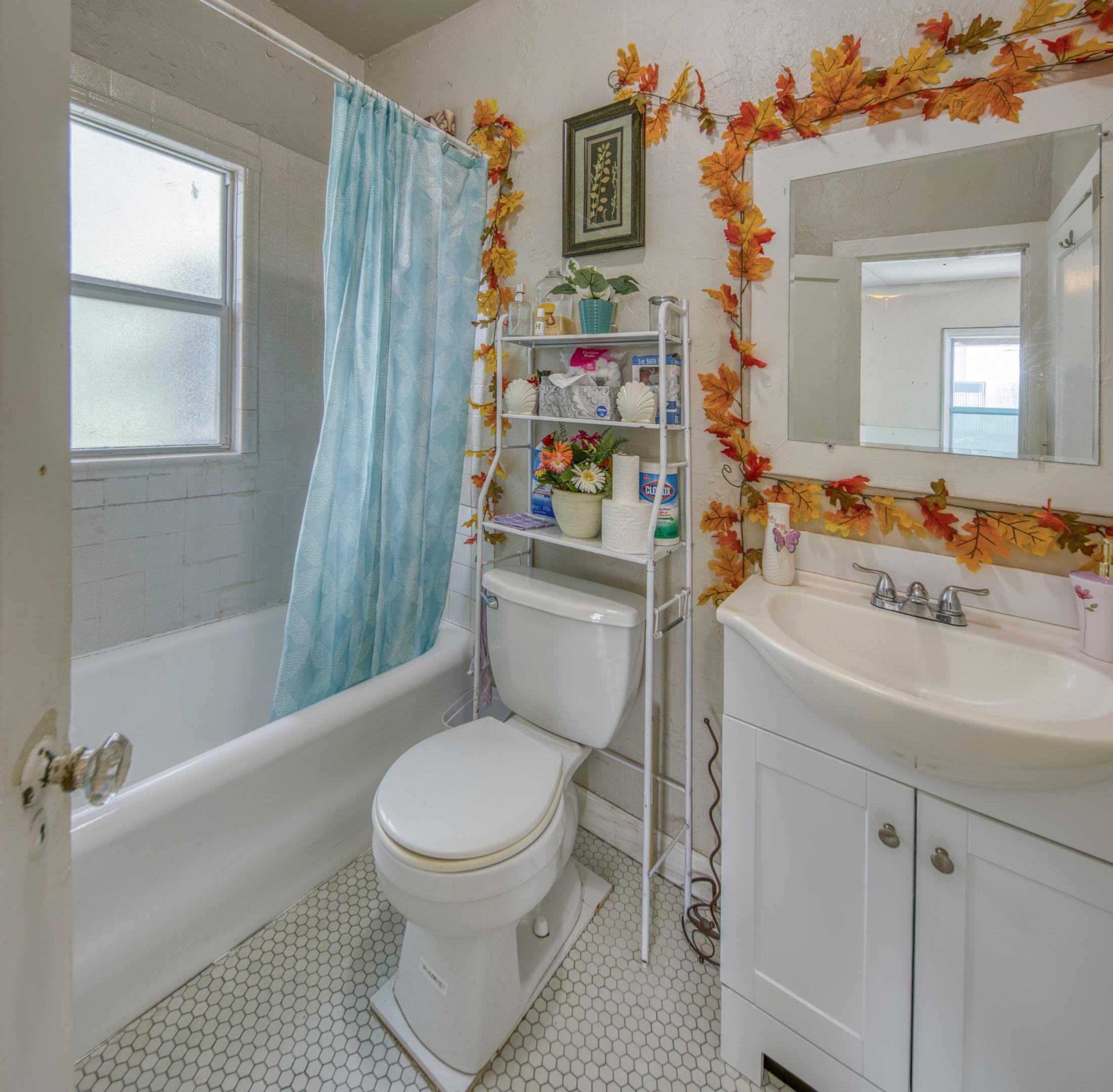 LAKE WORTH TOWN OF - Residential Lease