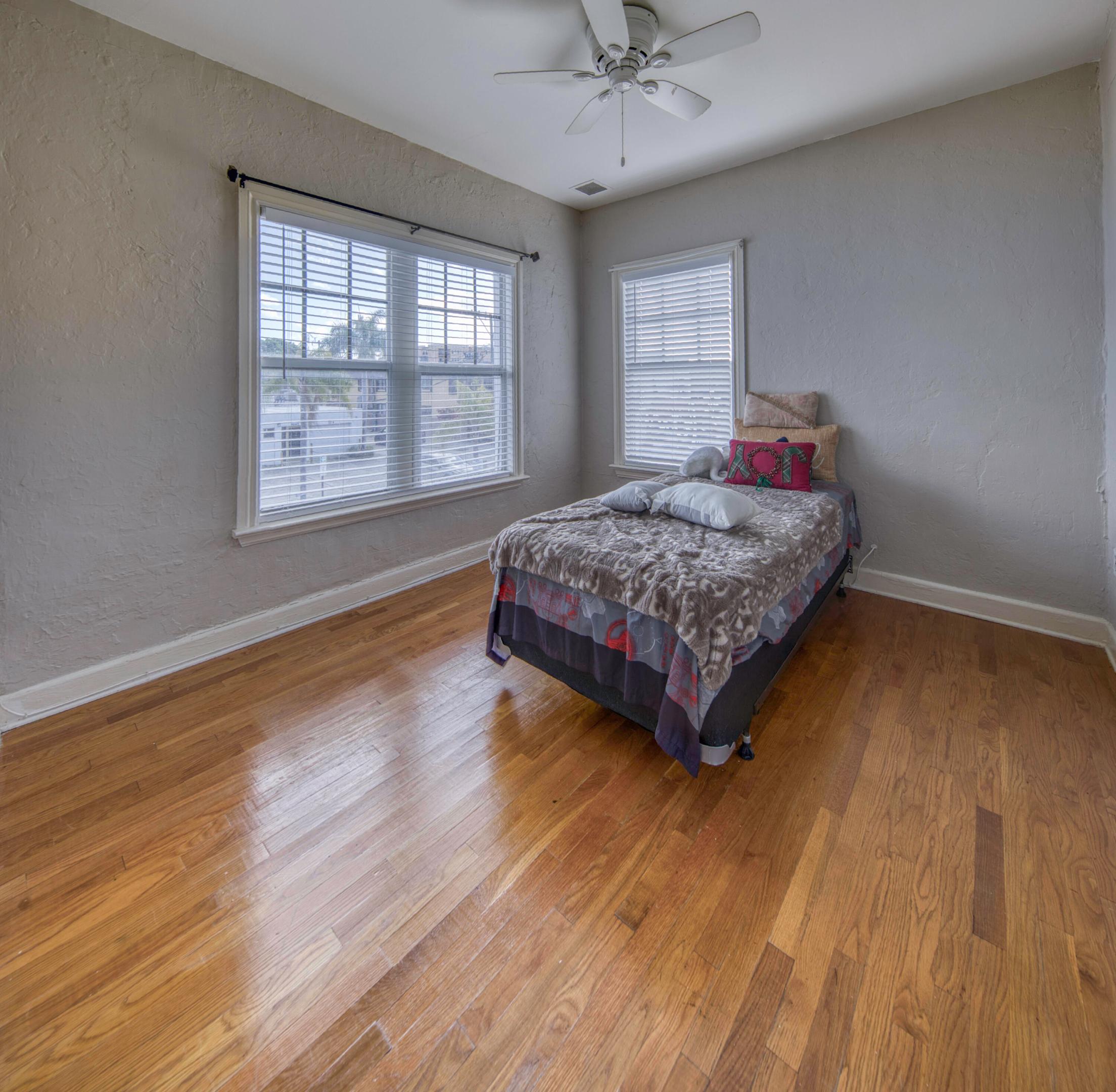 205 N Federal Highway B