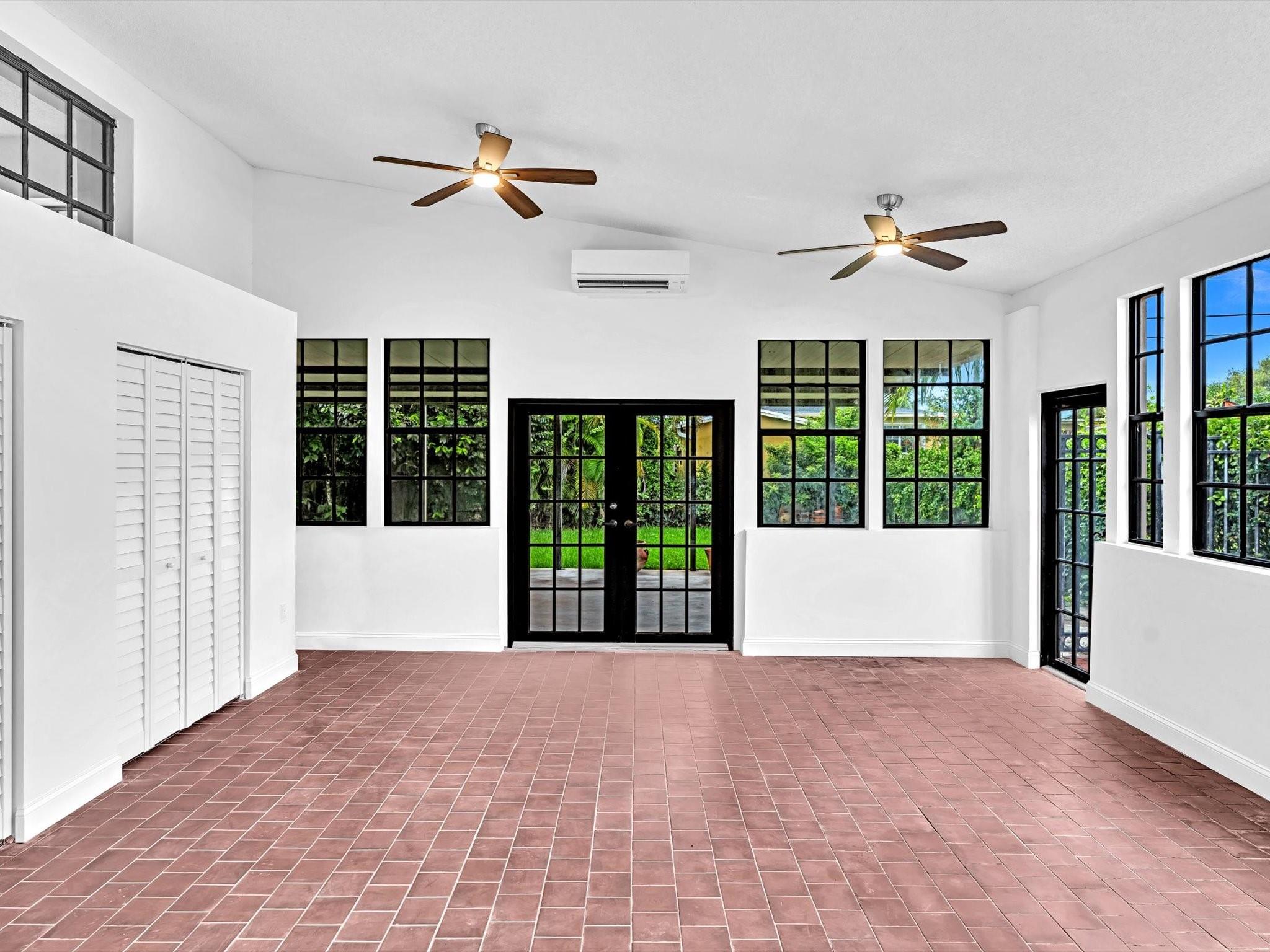 Miracle Manor 1st Add - Residential Lease