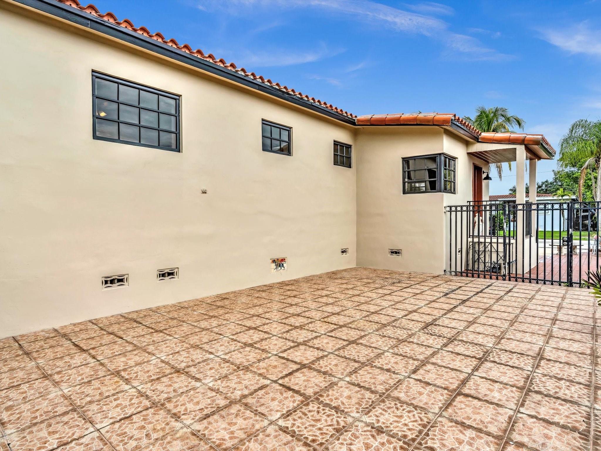 Miracle Manor 1st Add - Residential Lease