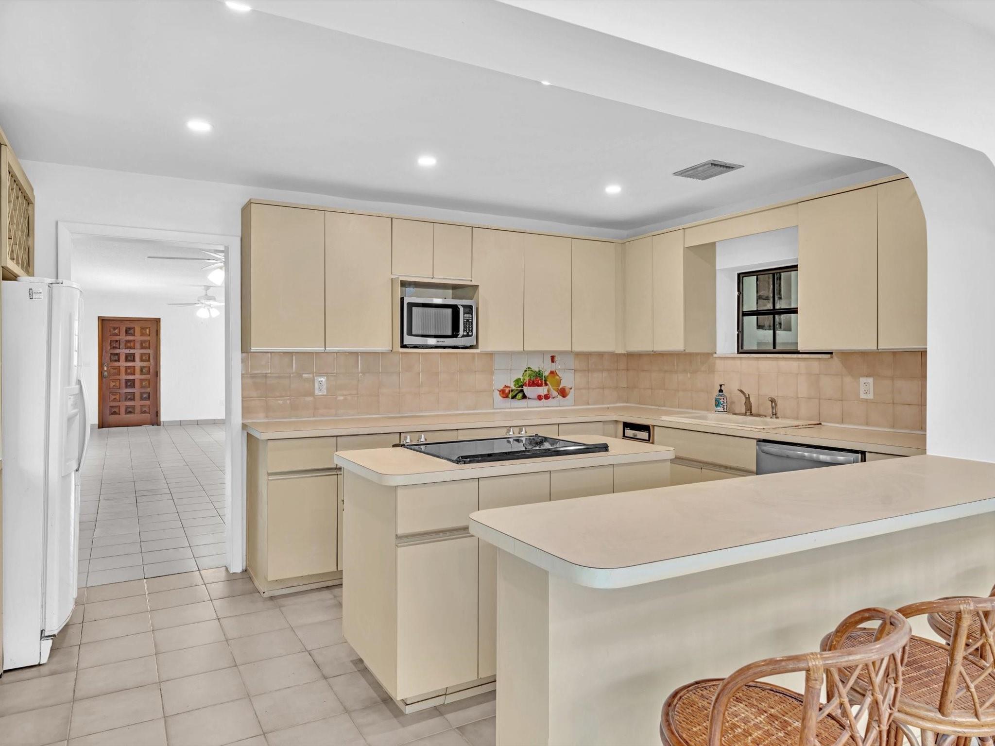 Miracle Manor 1st Add - Residential Lease