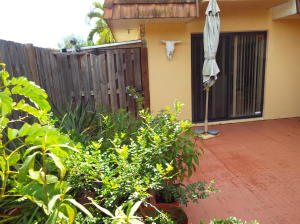 SHERWOOD LAKES - Residential