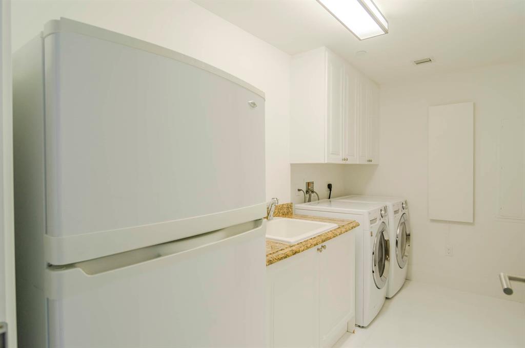 Ritz Carleton Residences - Residential