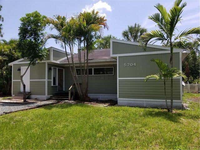 Photo of 5704 Tangelo Drive, Fort Pierce, FL 34982 (MLS # R10730869)