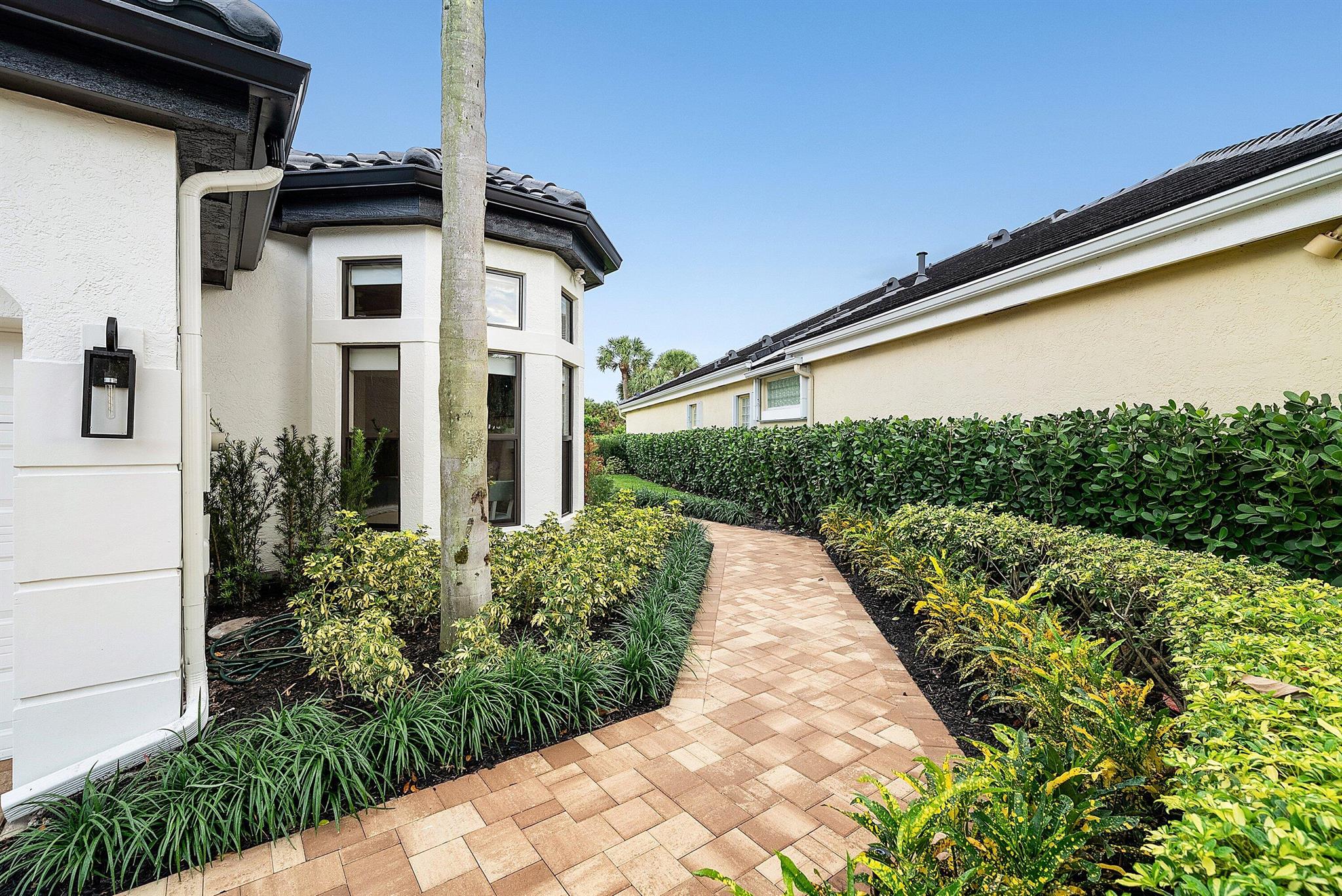 BALLENISLES - Residential