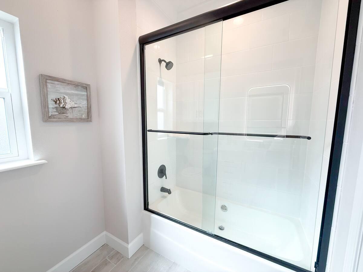 OCEAN BREEZE RESORT - Residential Lease