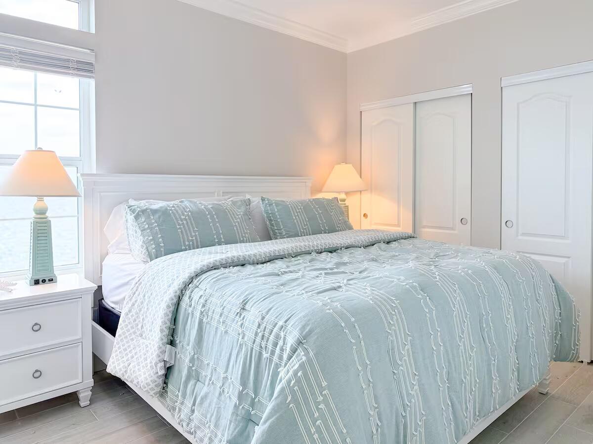 OCEAN BREEZE RESORT - Residential Lease