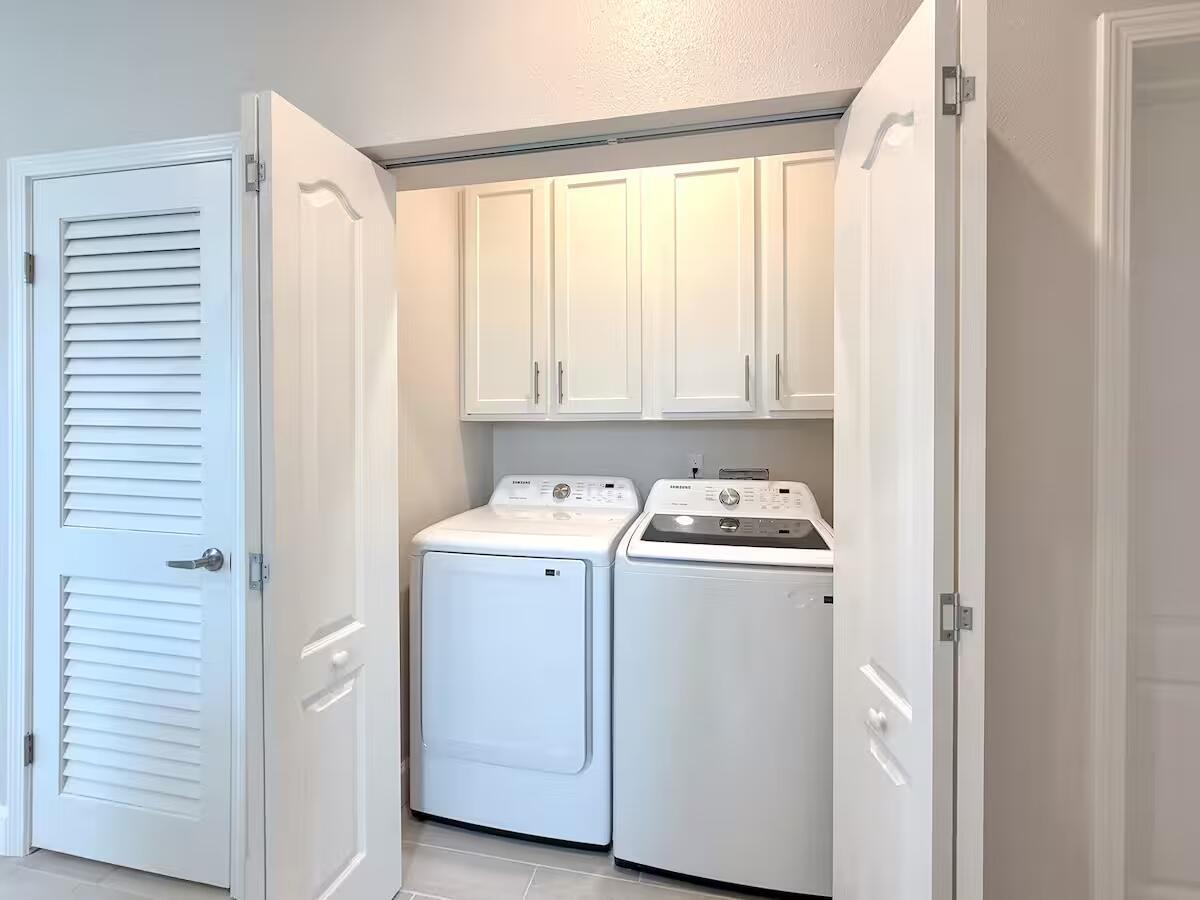 OCEAN BREEZE RESORT - Residential Lease