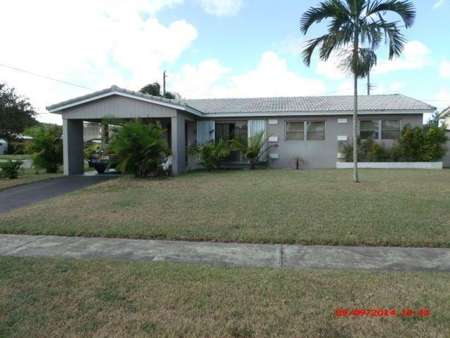 3/2 CORNER LOT. NEEDS TLC.