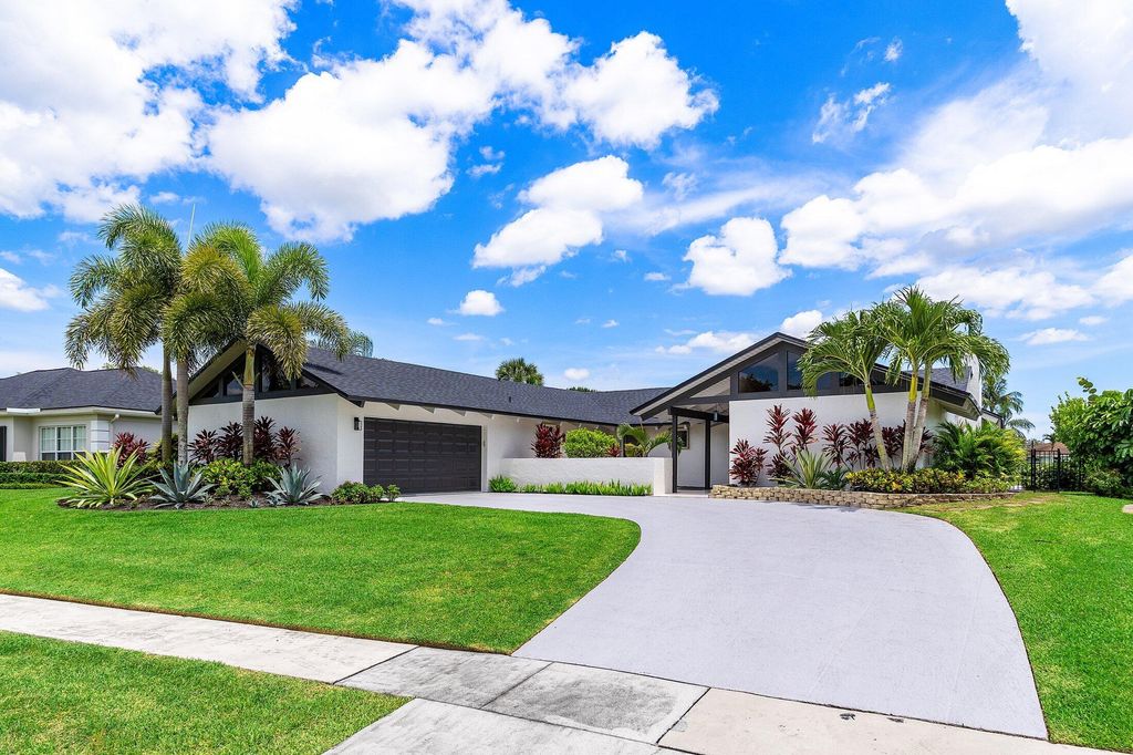 Photo of 12883 Guilford Circle, Wellington, FL 33414 (MLS # R11107760)