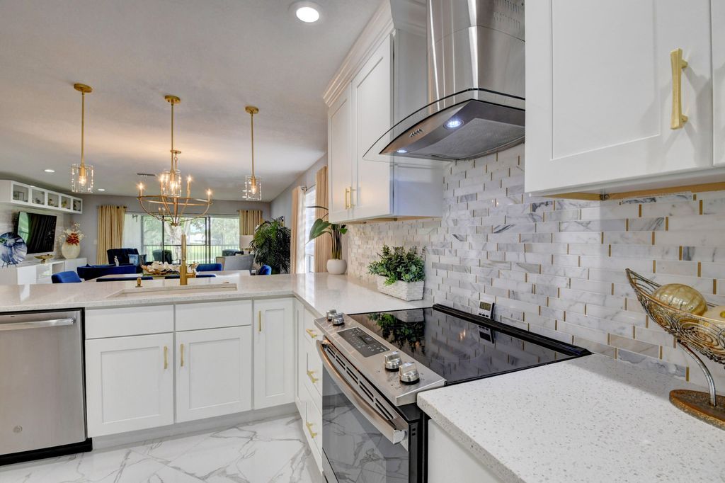 Photo of 15 Westgate Lane #D, Boynton Beach, FL 33436 (MLS # R11120635)