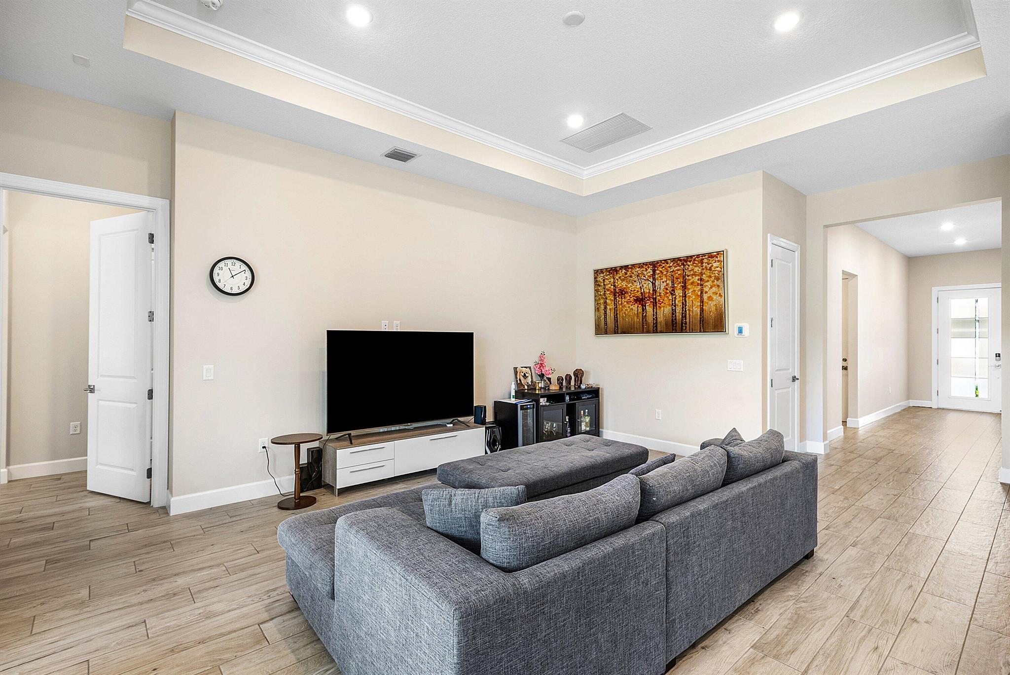 ENCLAVE AT SHERWOOD - Residential Lease