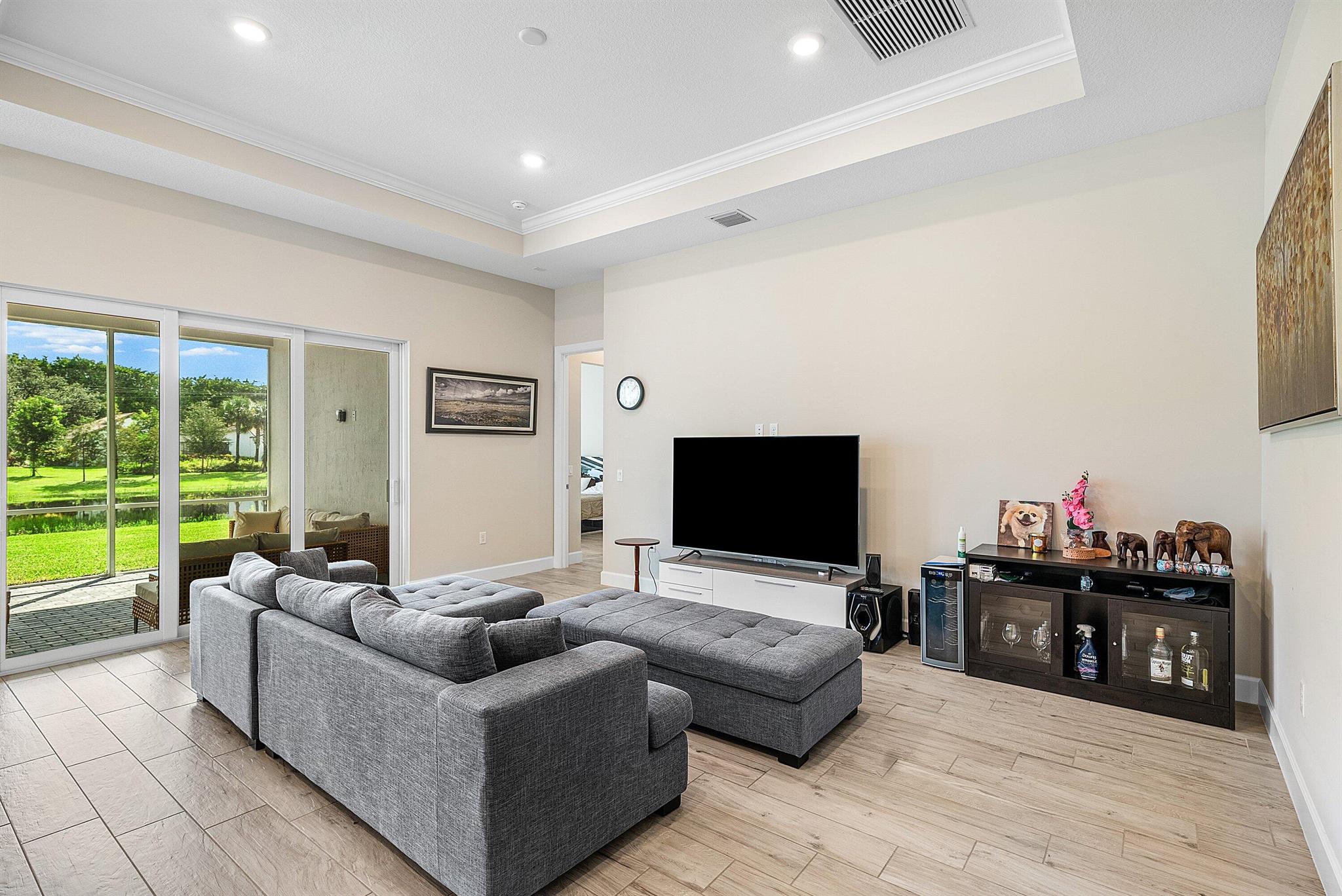 ENCLAVE AT SHERWOOD - Residential Lease
