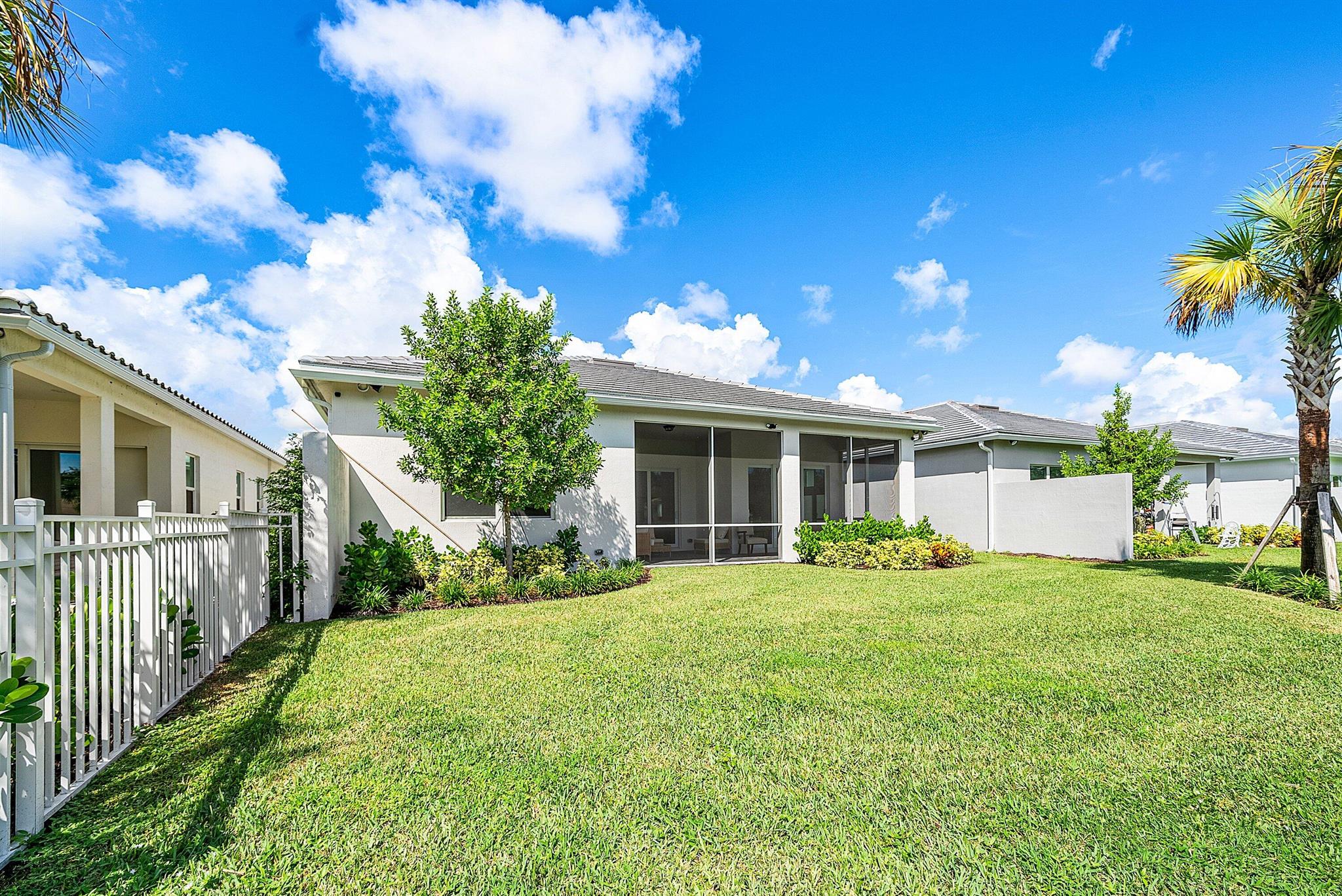 ENCLAVE AT SHERWOOD - Residential Lease