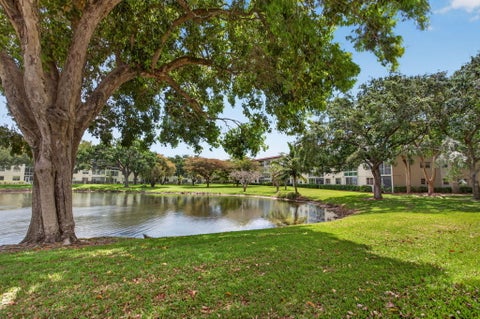 Tiny photo for 1202 Bahama Bend #H1, Coconut Creek, FL 33066 (MLS # B26011010)