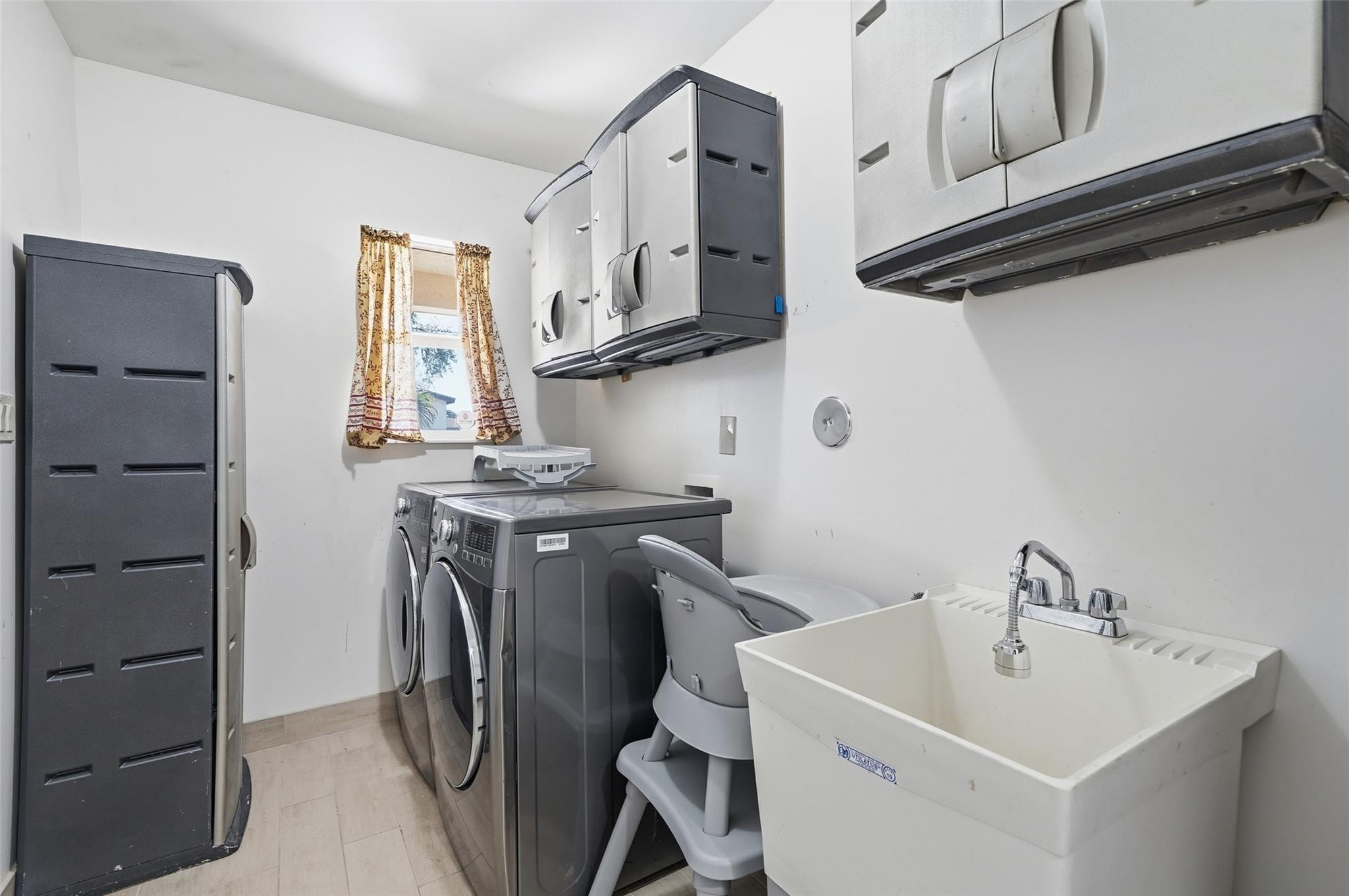 CARVER RANCHES - Residential