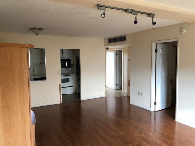 1700 NE 191st Street 401