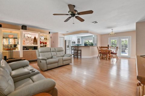 Single Family Residence in Jensen Beach FL 2020 23rd Terrace 8.jpg