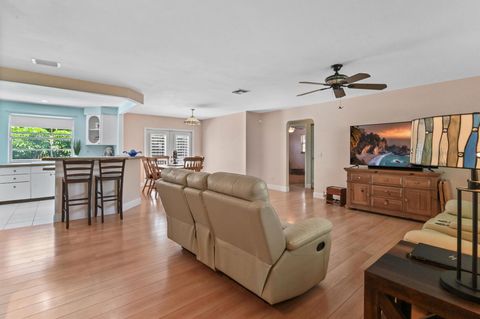 Single Family Residence in Jensen Beach FL 2020 23rd Terrace 4.jpg