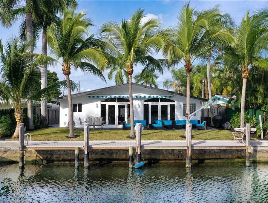 Photo of 2334 SE 14th Street, Pompano Beach, FL 33062 (MLS # F10402032)