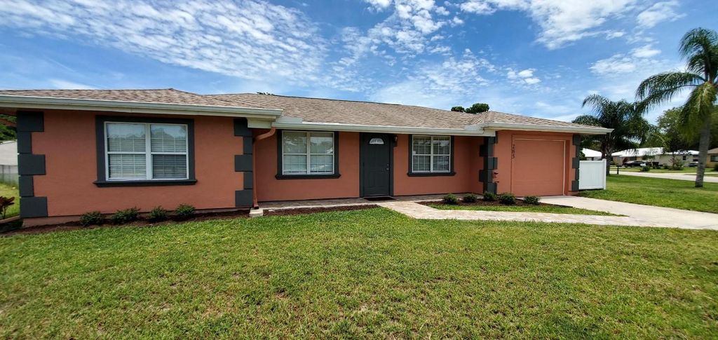 Photo of 285 SW Bridgeport Drive, Port Saint Lucie, FL 34953 (MLS # R10948158)