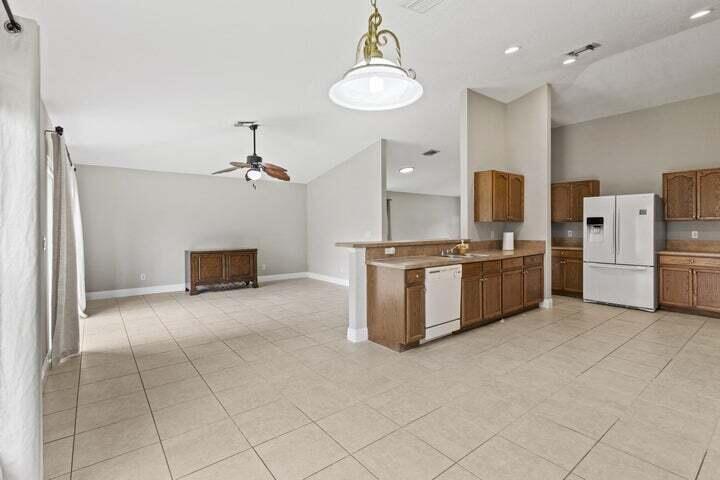 PORT ST LUCIE SECTION  31 - Residential Lease