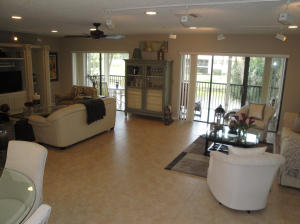 SOUTHPORT AT HUNTERS RUN CONDO - Residential